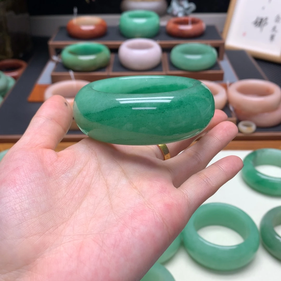 ꧁***꧂石英质玉（非洲翠）未镶嵌舍