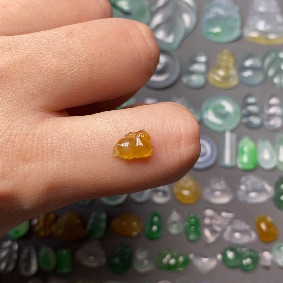 翡翠未镶嵌颈饰翡翠