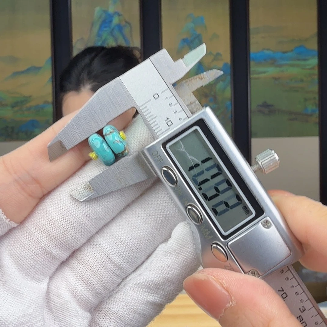 呵****绿松石未镶嵌珠宝奇石