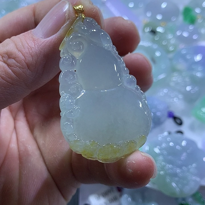 翡翠18K金镶嵌颈饰天然翡翠A货吊坠