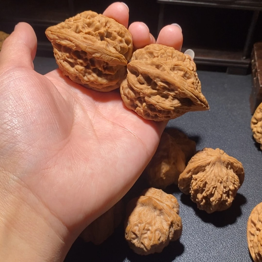 文玩核桃吊坠月**禾大沽石