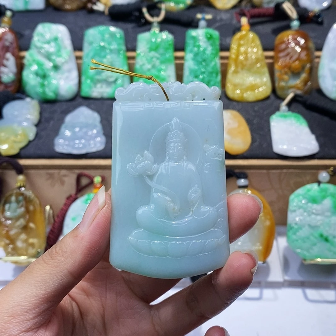 翡翠未镶嵌颈饰观音