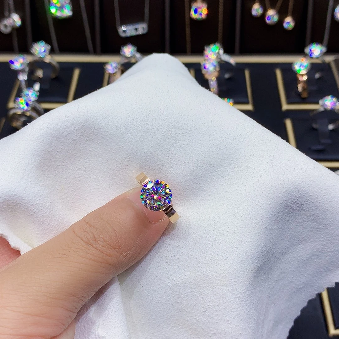 戒指/指环18K金镶嵌合成碳硅石（莫桑石）人****.