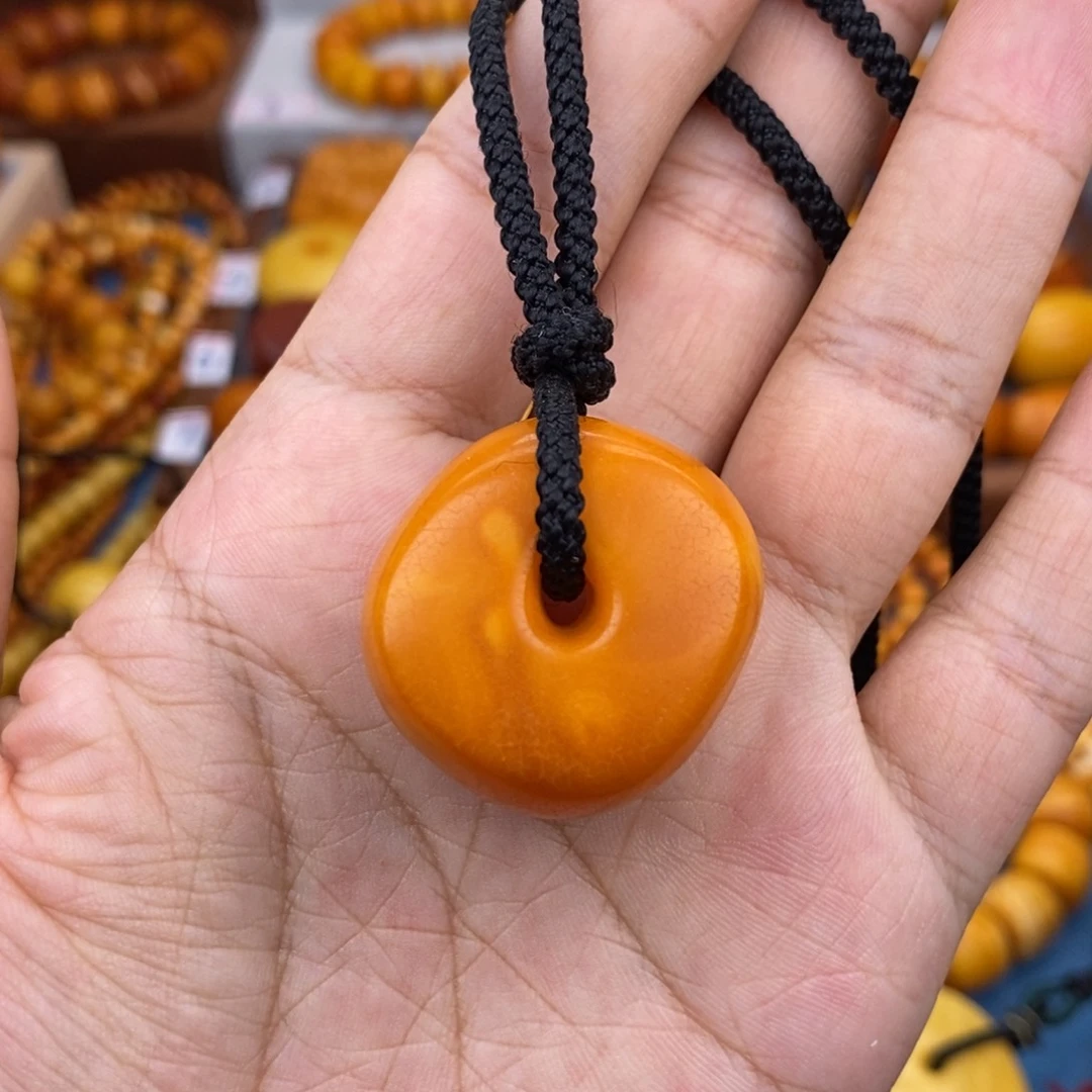 未镶嵌琥珀珠宝奇石