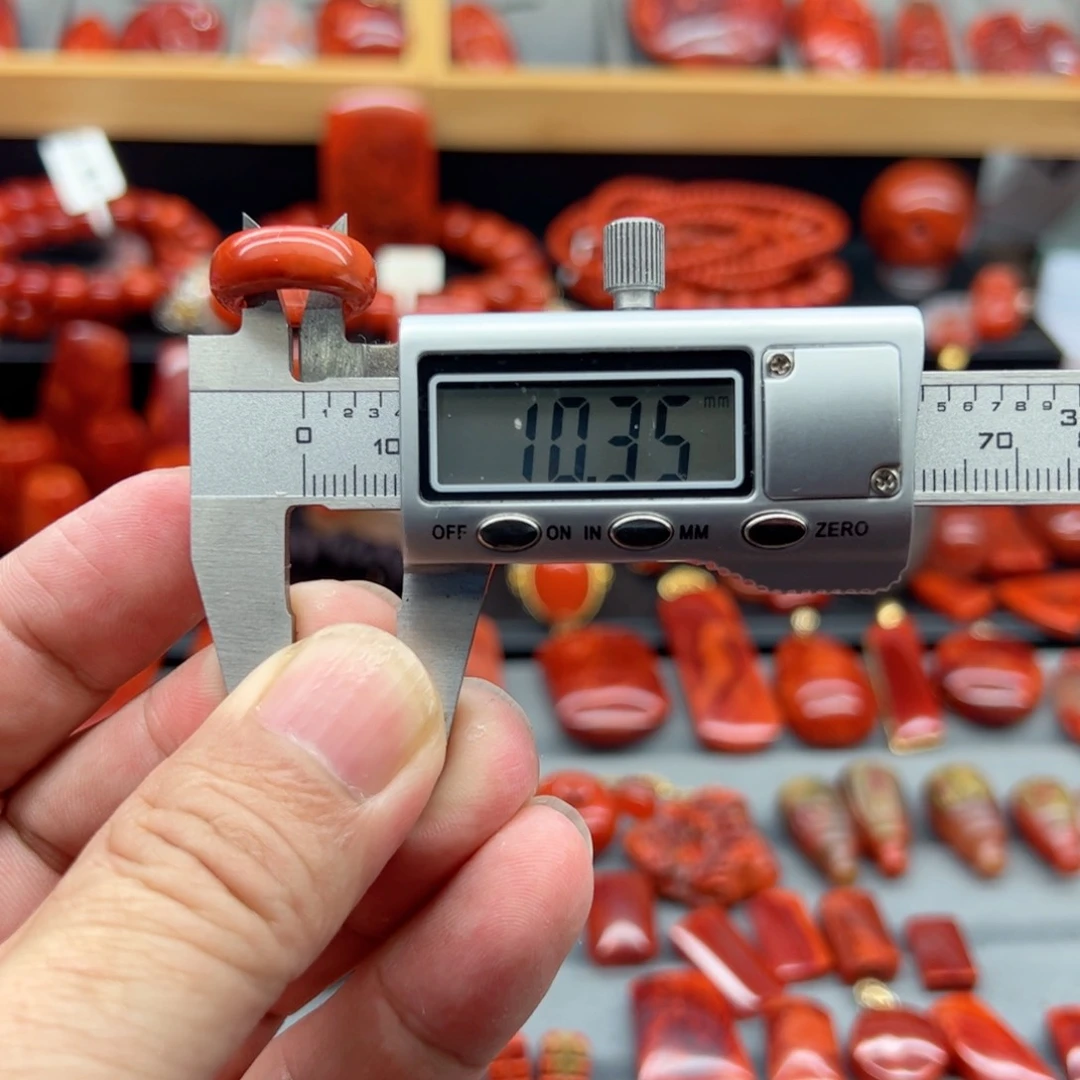 南红玛瑙配饰未镶嵌