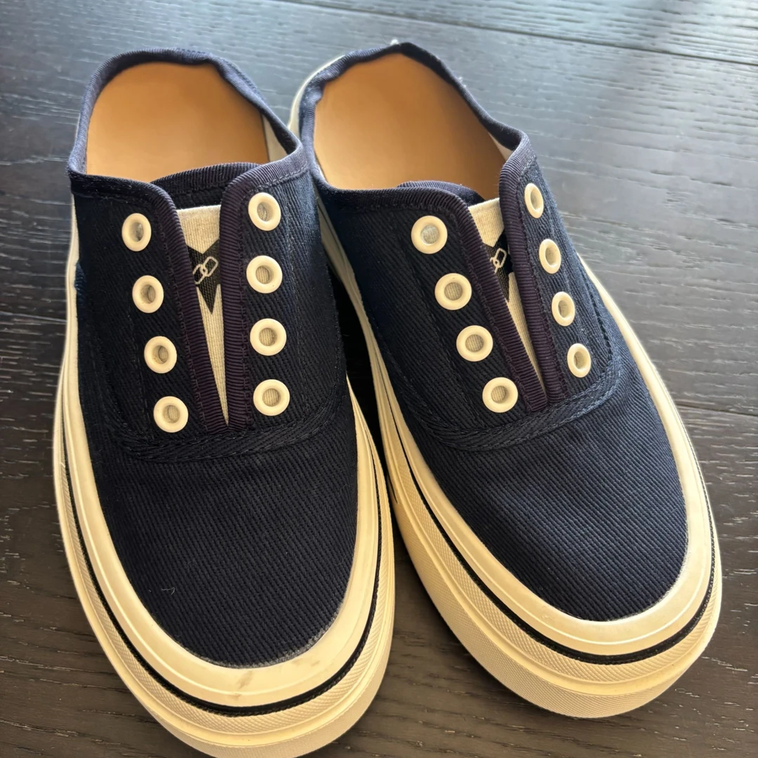 何碧碧HB【轻云漫步】透气一脚蹬时尚休闲百搭舒适增高圆头女鞋