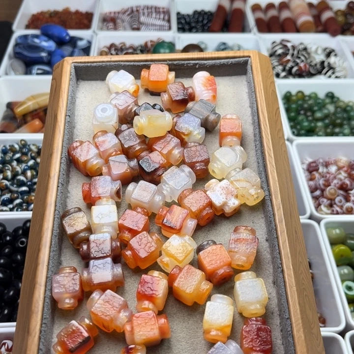 琉璃非金属4元随机一颗