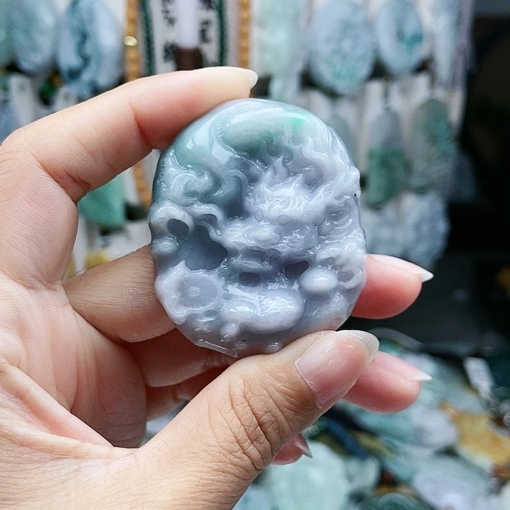 颈饰足铂镶嵌翡翠翡翠