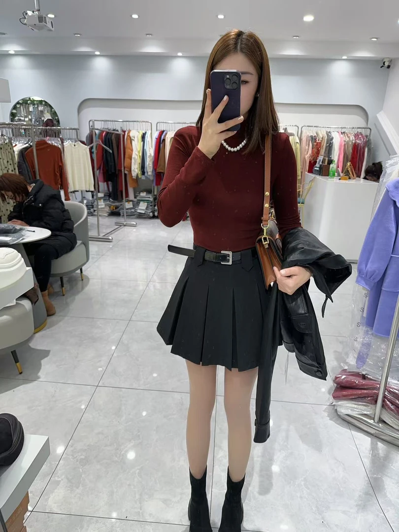 雪琴小屋洋气黑色皮带百褶裙