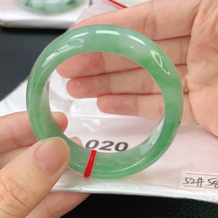 翡翠手镯未镶嵌贵妃52