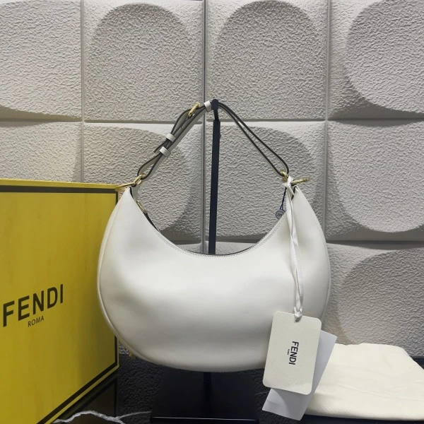 95新/芬迪/市场价32000/包包/250215MM0019