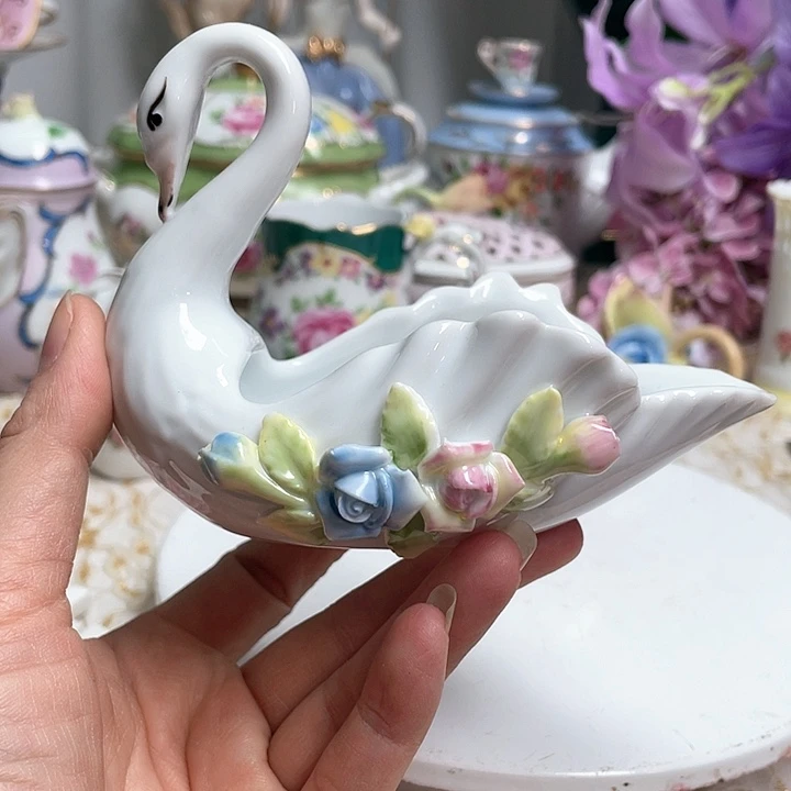 瓷片摆件，摆件，摆件，摆件，摆件。摆件