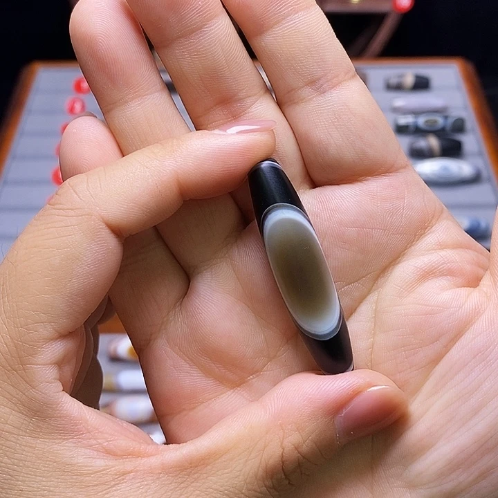 威***灯玛瑙/玉髓未镶嵌颈饰