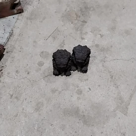 伟***瓷器黑色的形状的