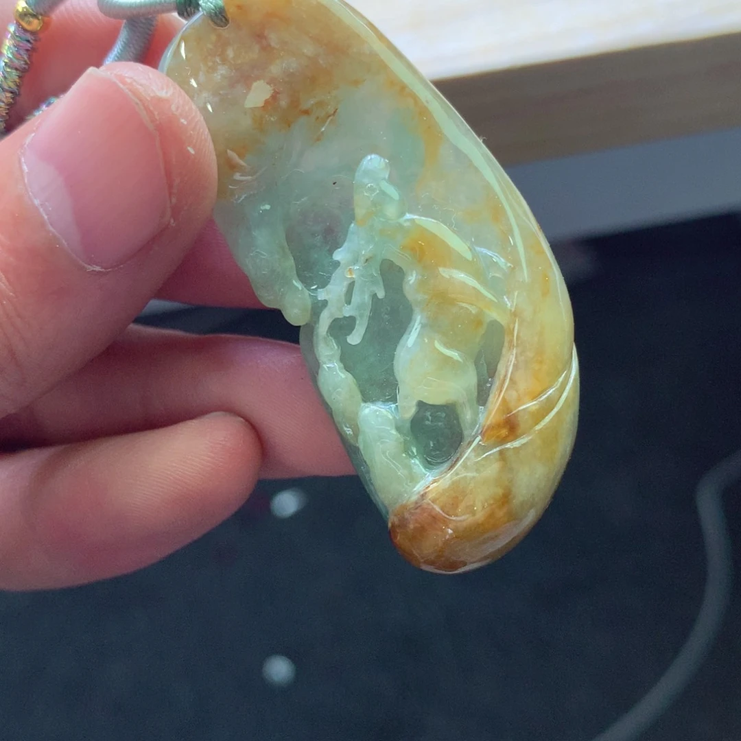 翡翠颈饰未镶嵌吊坠