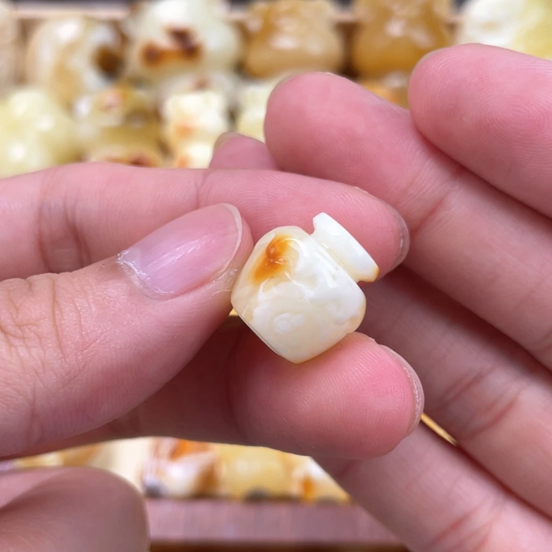 裸石琥珀未镶嵌蜜蜡