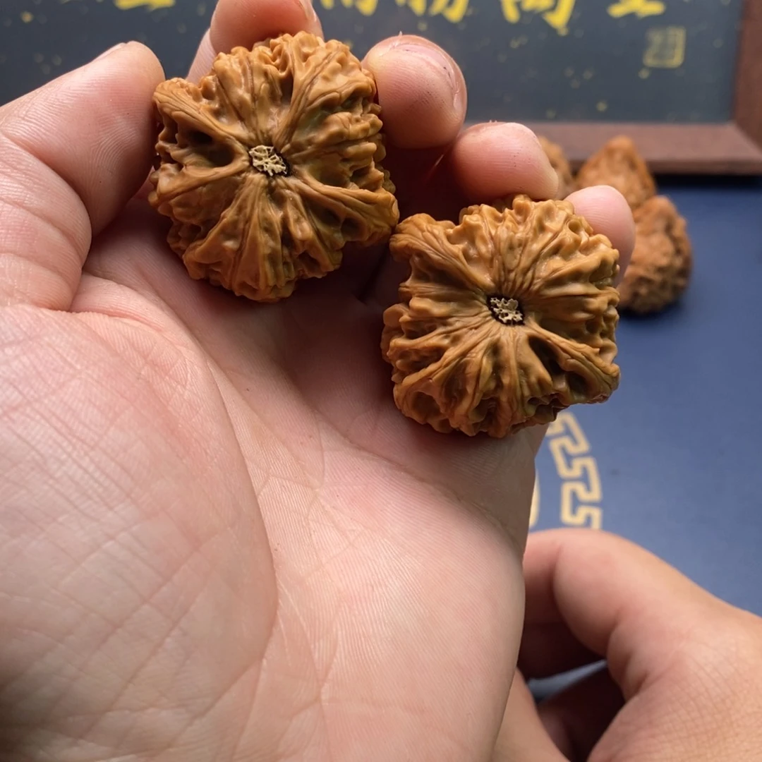 文玩核桃吊坠黑**六龙门涧