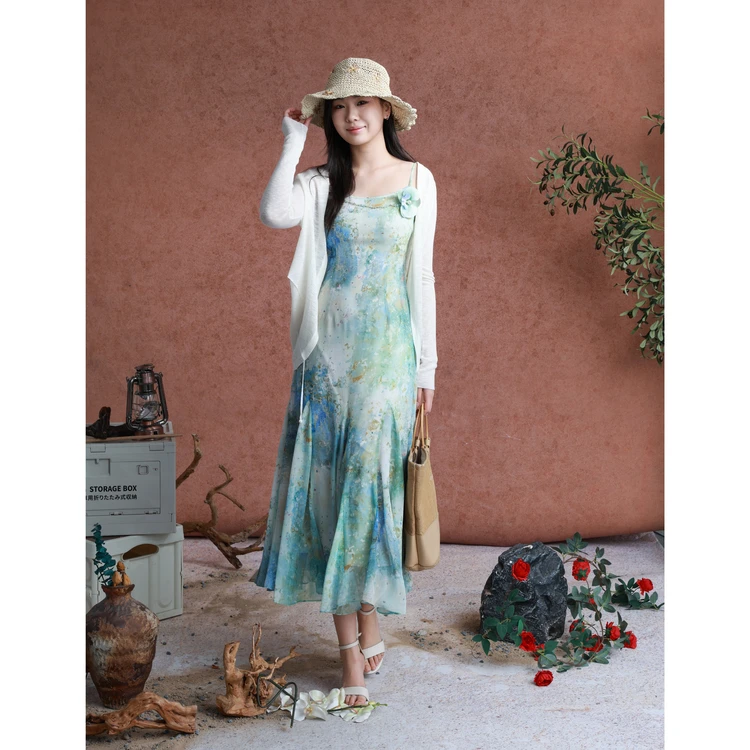 西町村屋气质长款鱼尾吊带裙女夏季新款复古法式连衣裙XAAB10139