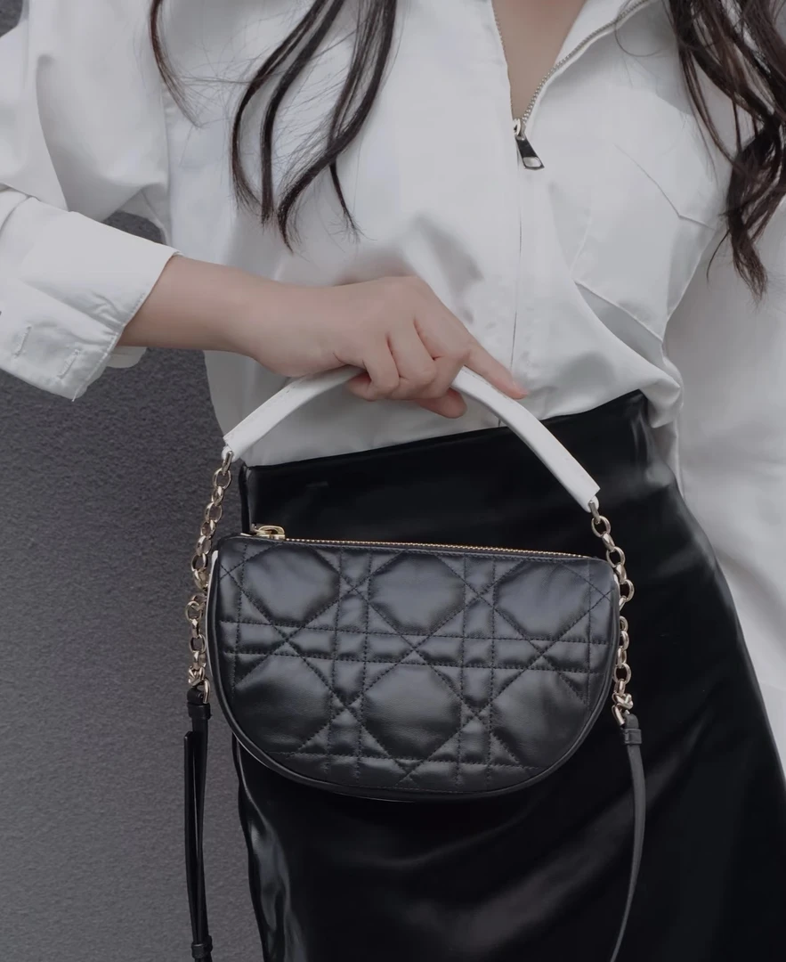 99新 DIOR/迪奥 dior vibe hobo半月包羊/公价无/甄选