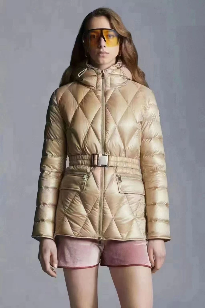 特．菱格带帽羽绒服修身保暖含腰带短款轻薄女款冬季收腰