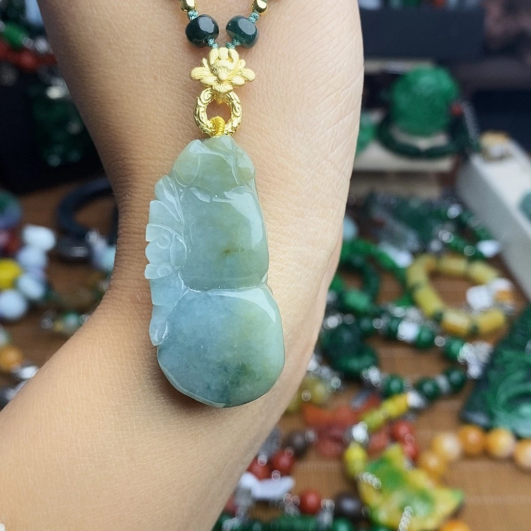 翡翠未镶嵌颈饰99