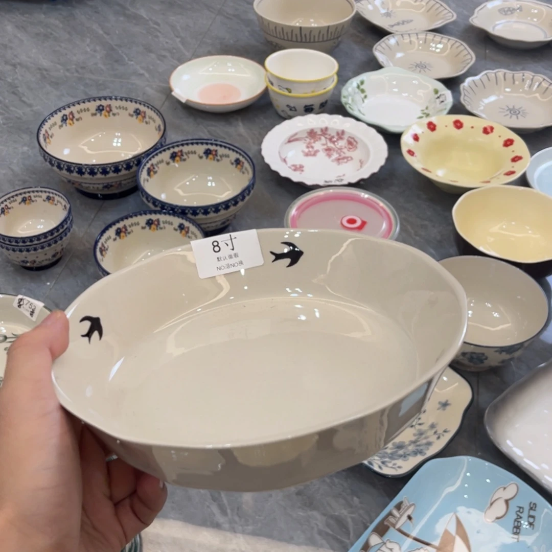 陶瓷微瑕餐具介意勿拍，满18飞！