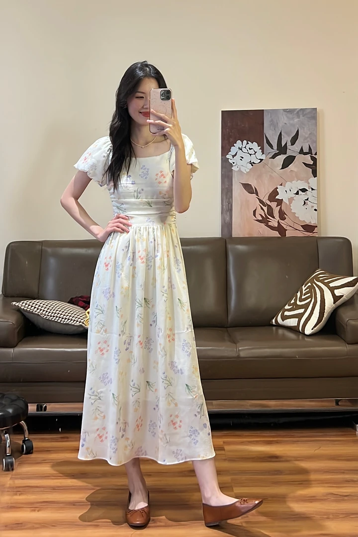 "奶芙花径"   夏季韩系减龄后背打揽弹力收腰显瘦连衣裙25048#