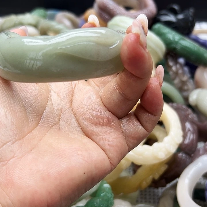 未镶嵌手镯石英岩玉夢****