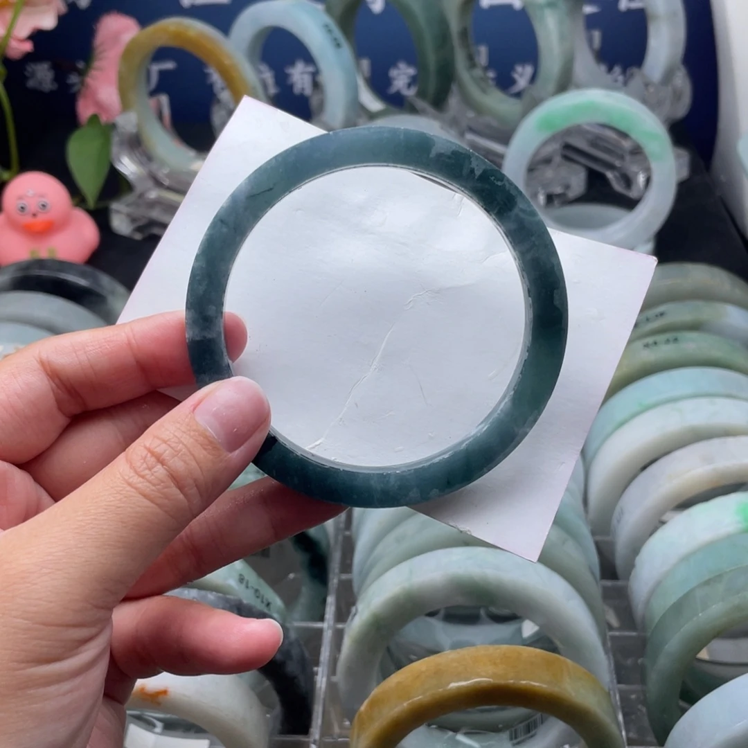 定制翡翠未镶嵌翡翠手镯