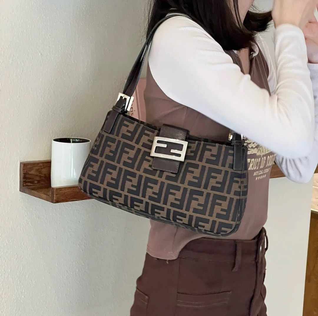 95新 FENDI/芬迪 芬迪双肩带单肩包