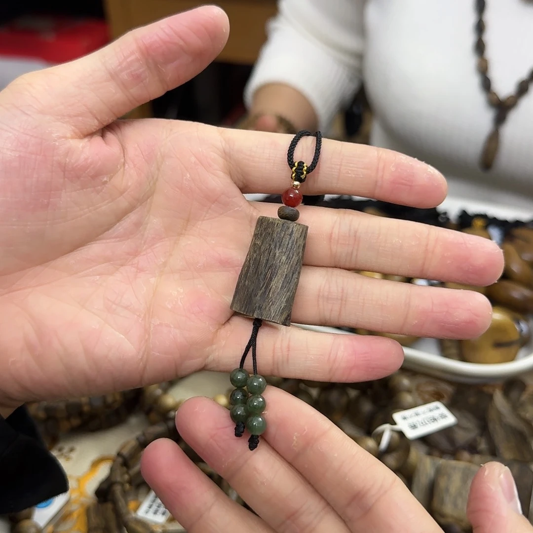 沉香木吊坠白棋 99 沉吊坠 6 克多样性发一