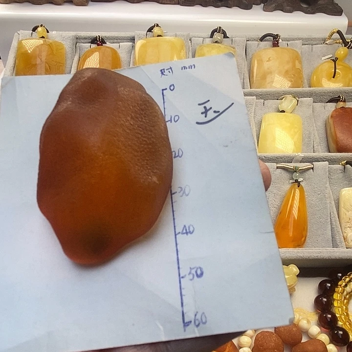 琥珀未镶嵌珠宝奇石