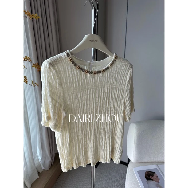 DAIRI   ZHOU▪️启程离开   100桑蚕丝丝绒打揽工艺钉珠圆领短上衣