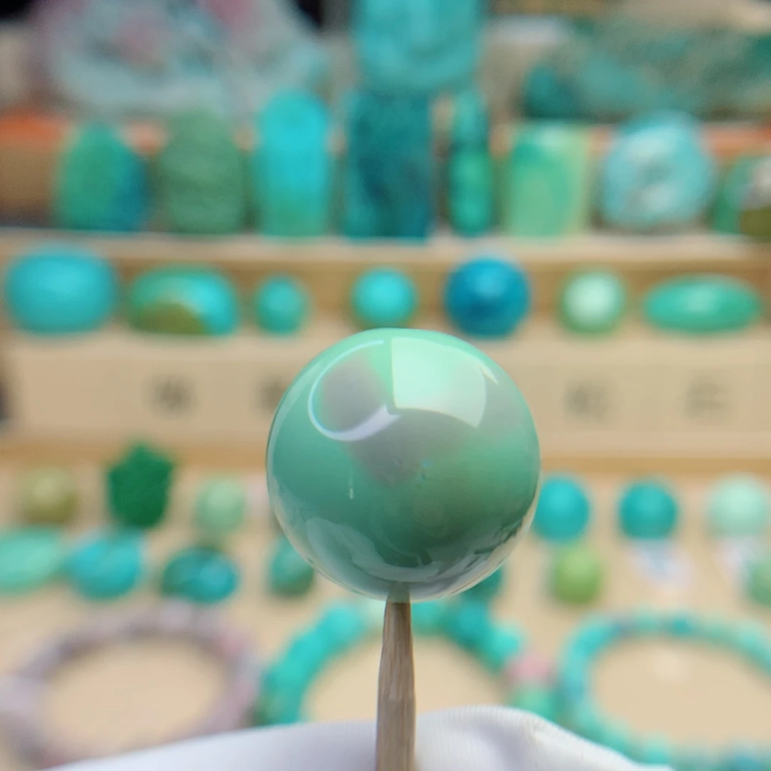 绿松石颈饰未镶嵌