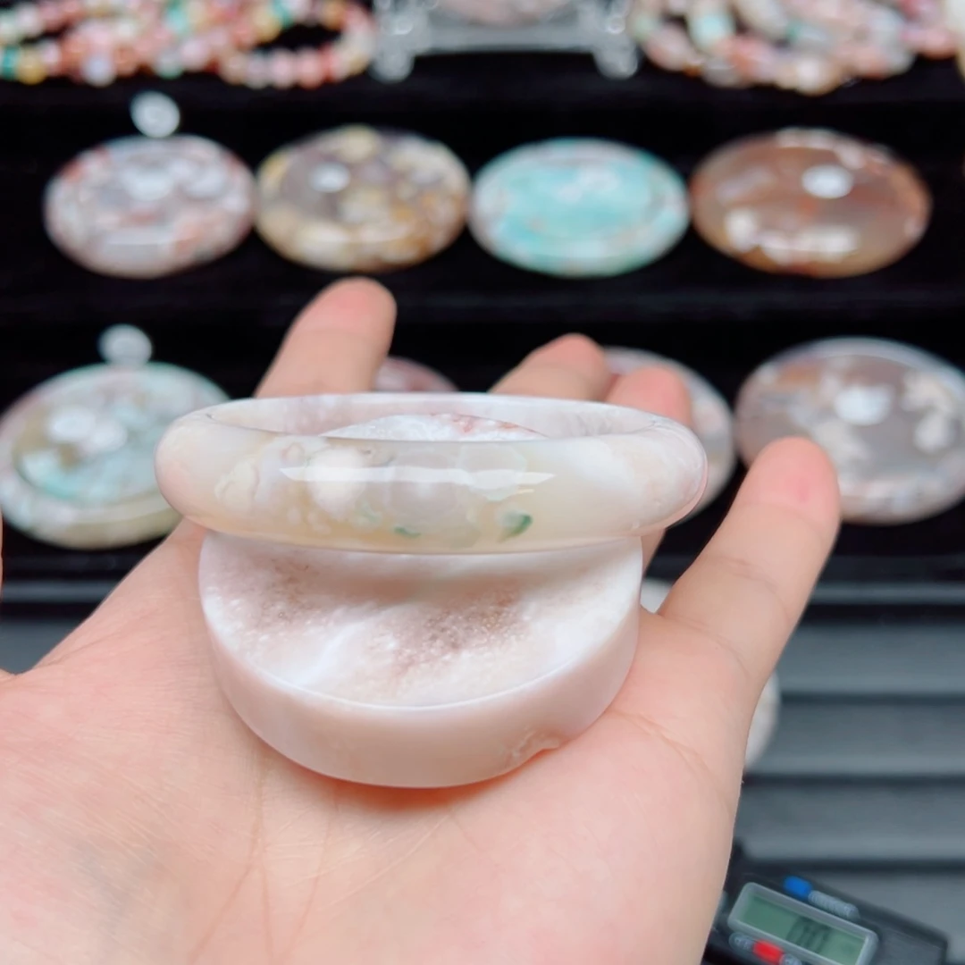玛瑙/玉髓手镯未镶嵌56