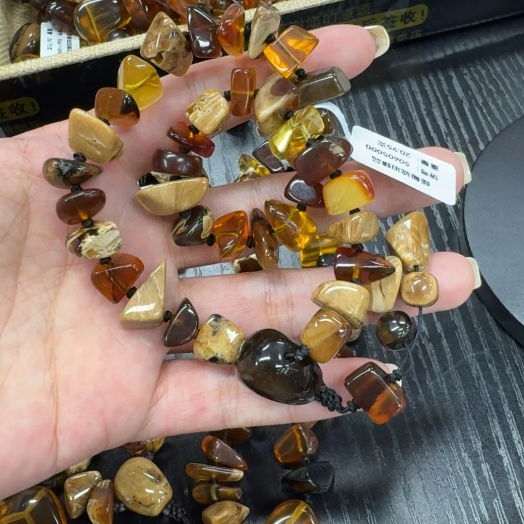 了***沐琥珀未镶嵌珠宝奇石