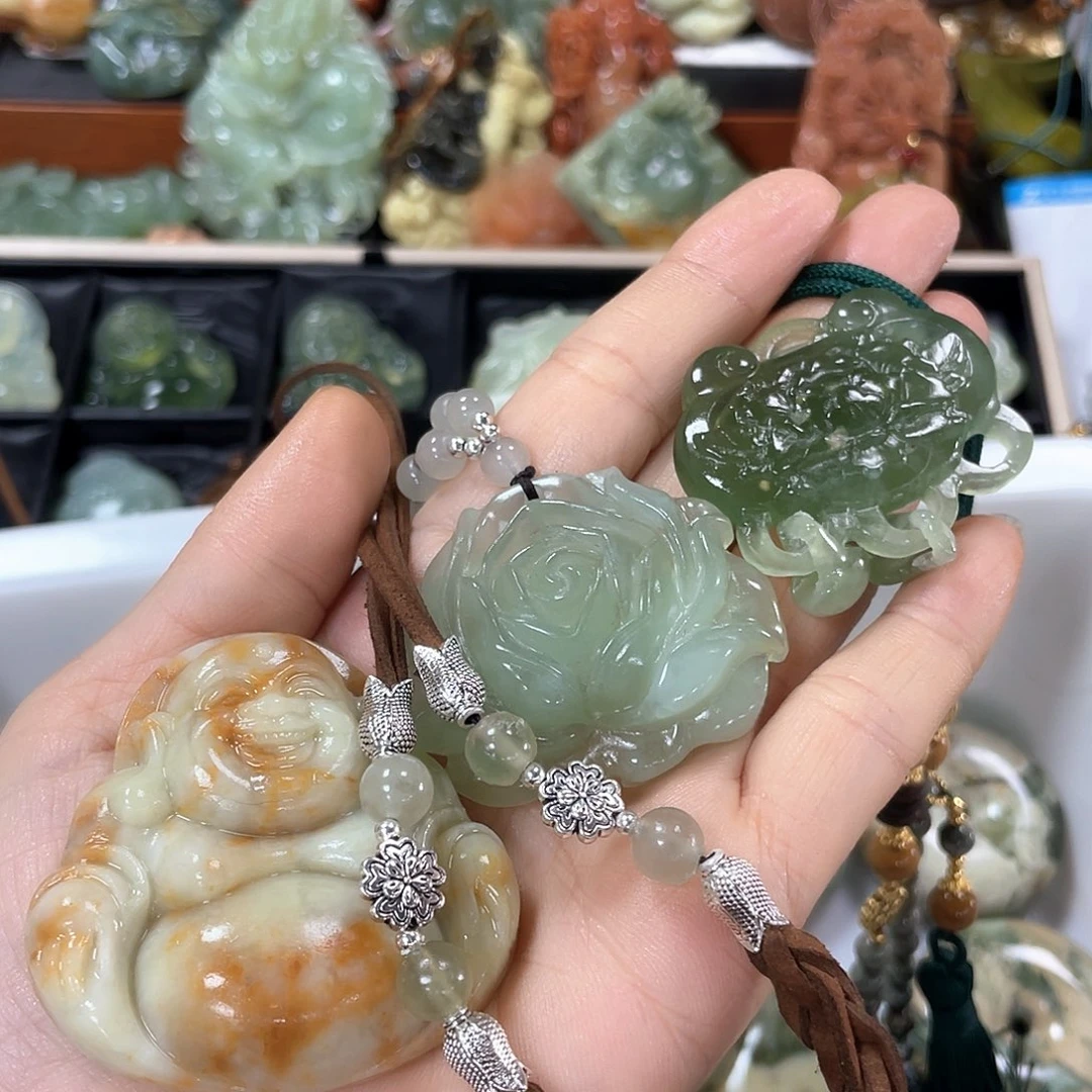 蛇纹石玉颈饰未镶嵌慕*卿