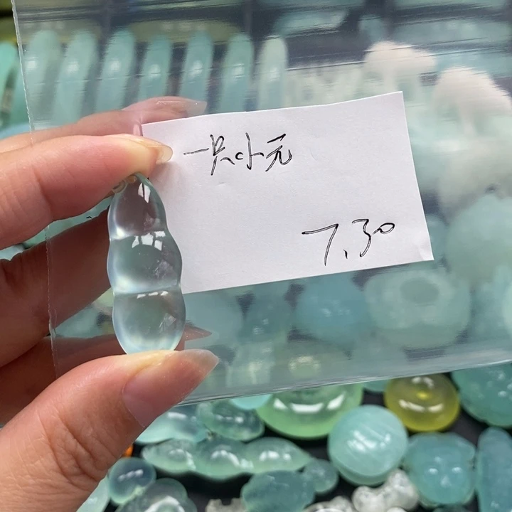 蛇纹石玉未镶嵌手镯一**元