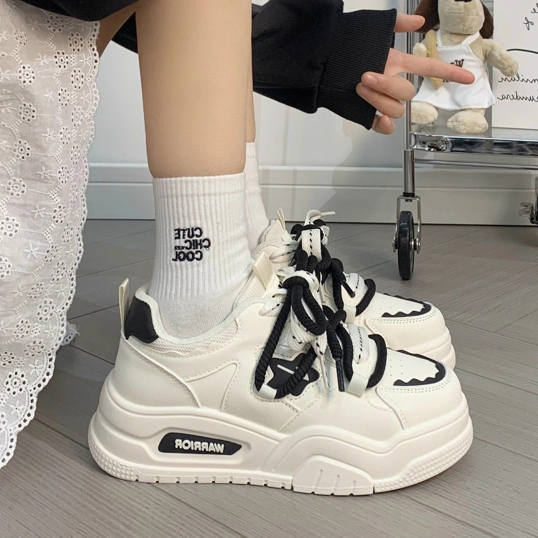 回力黑白色小白鞋女2025秋季新款学生百搭面包鞋配裙子厚底板鞋女