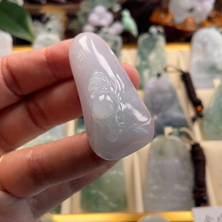 翡翠未镶嵌颈饰玉