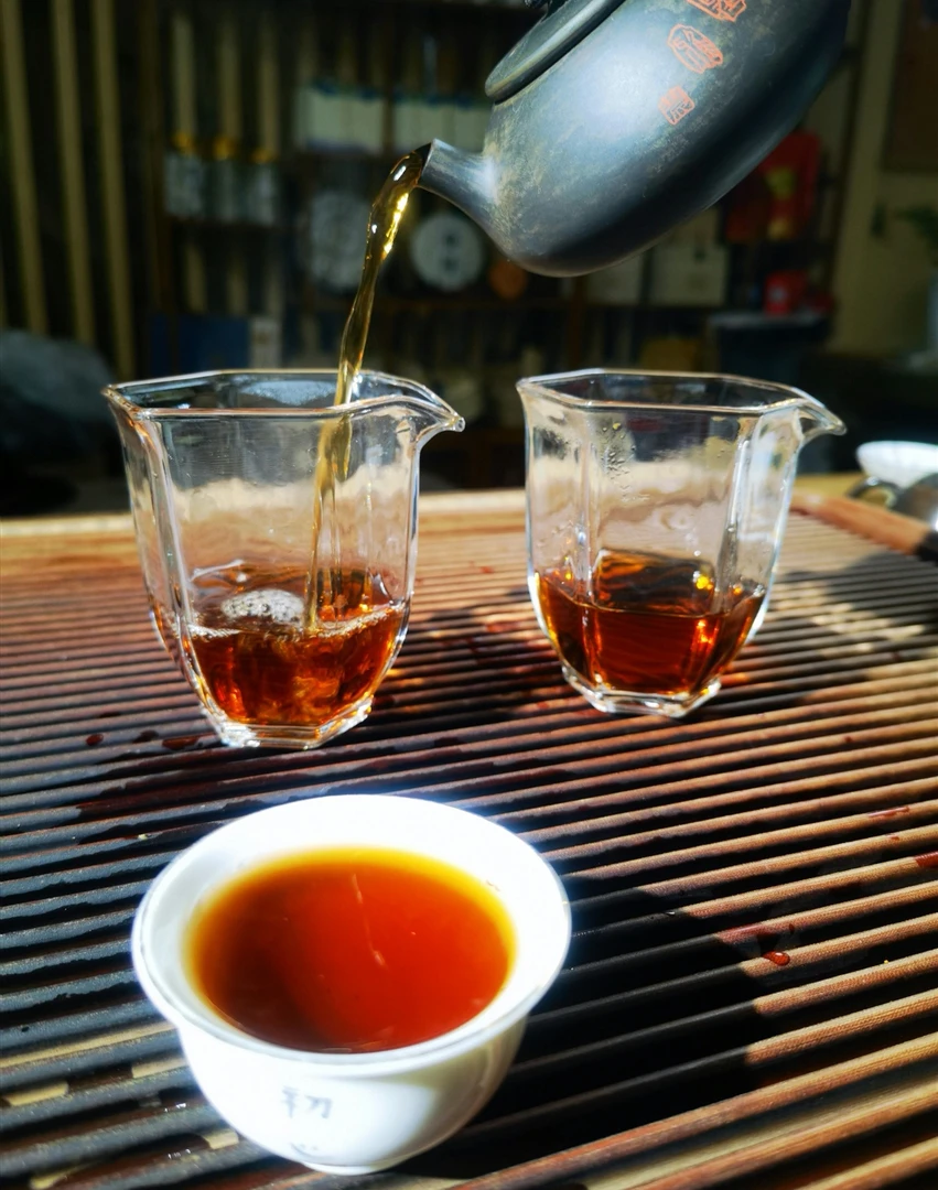 布朗山古树熟砖250克一砖木香陈香甜润