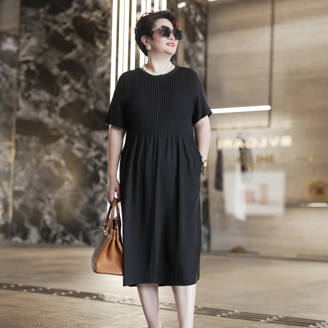 2025夏季新款宽松裙子百搭经典时尚黑色压褶大码气质连衣裙0305