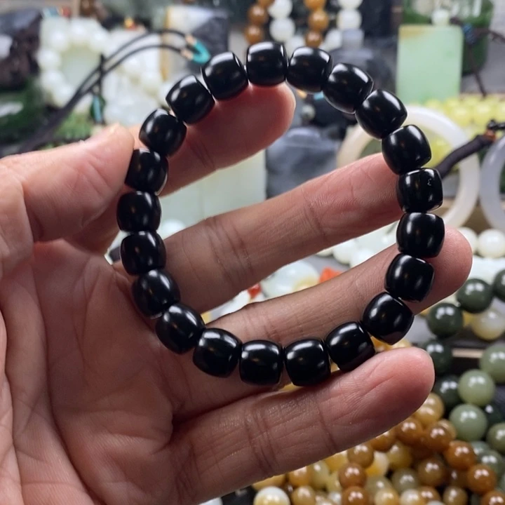 和田玉挂件未镶嵌宝*哥