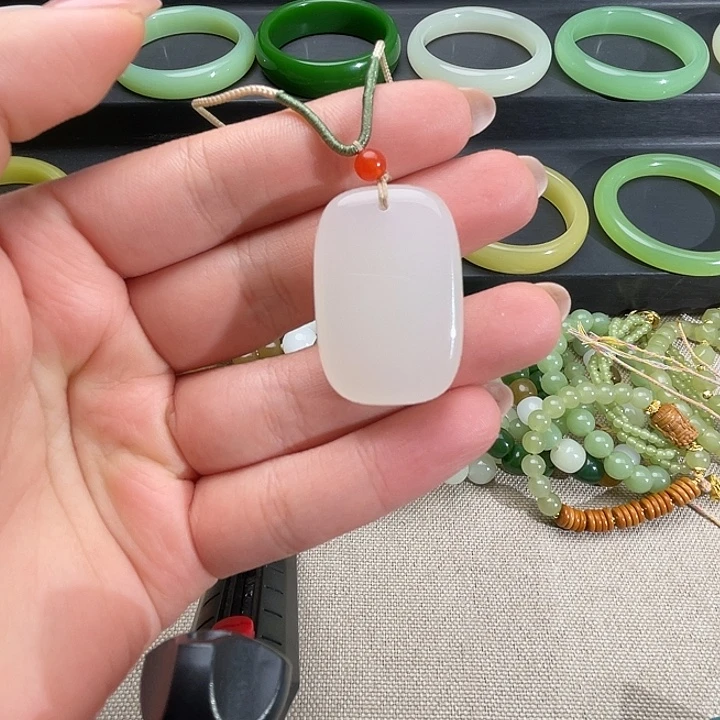 和田玉（糖玉）未镶嵌手镯