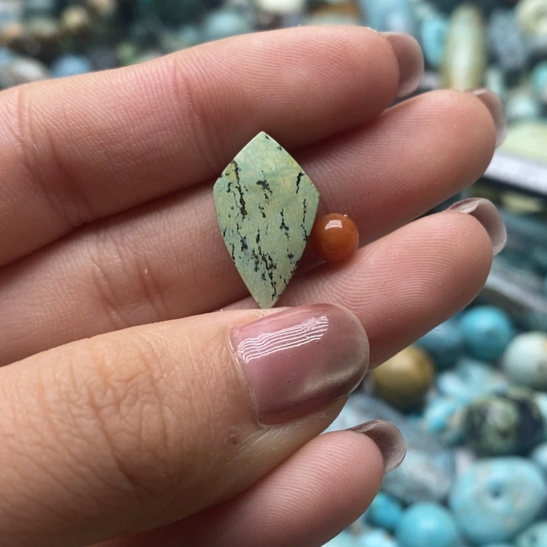 南红玛瑙未镶嵌珠宝奇石