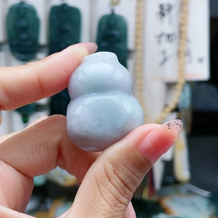 颈饰足铂镶嵌翡翠翡翠