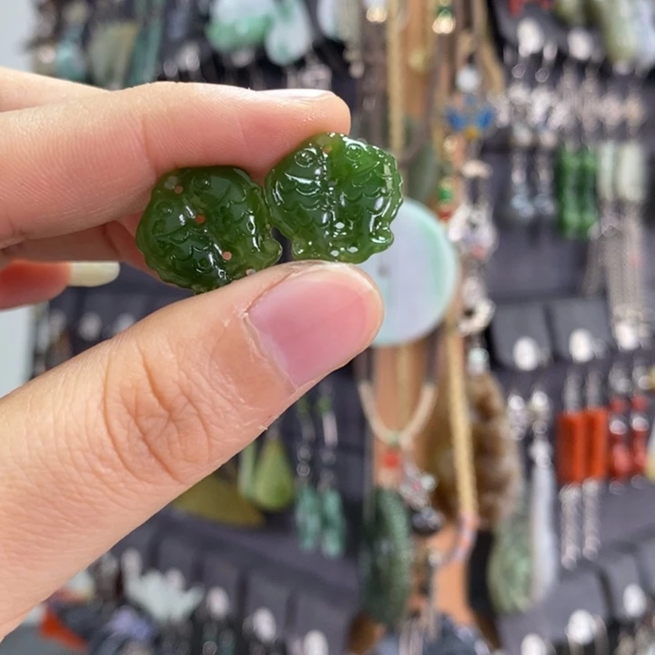 和田玉耳饰未镶嵌得****洋X16