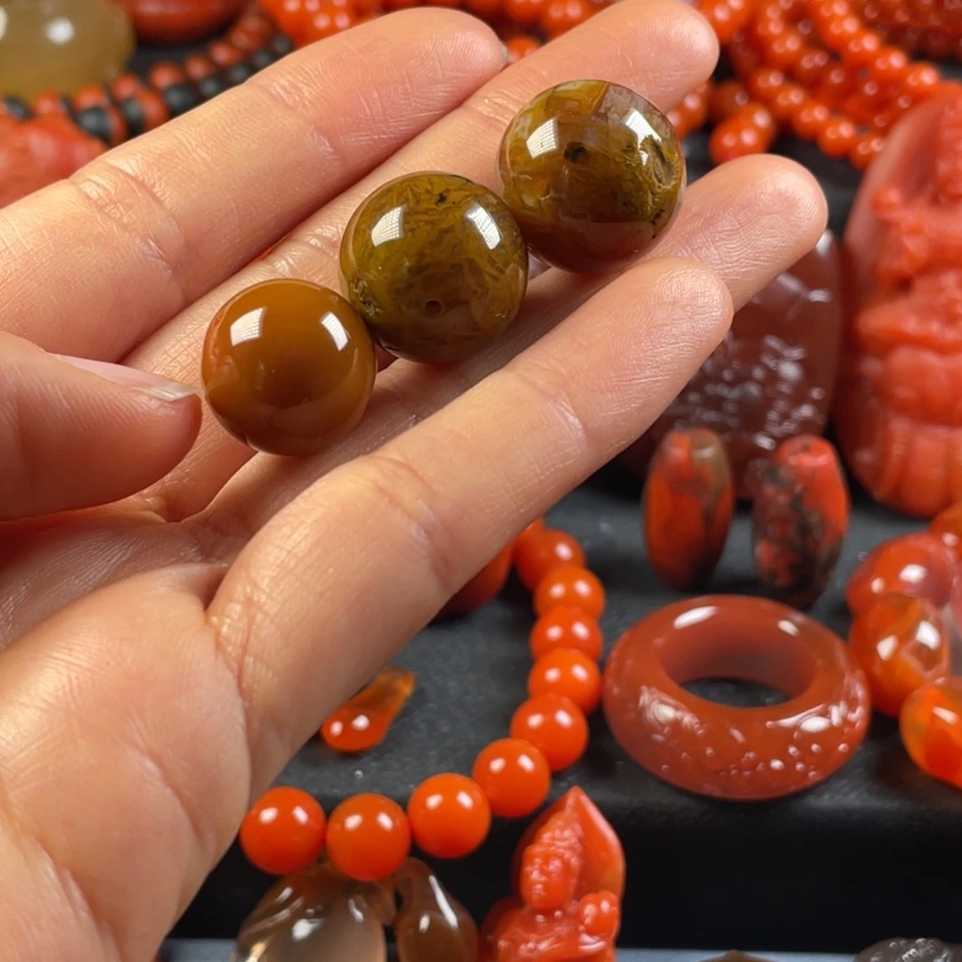 玛瑙/玉髓天然原矿保山蒲票单珠三颗未镶嵌青***然