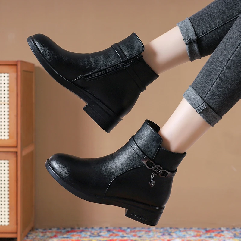 2563年终大促清货马丁靴女2024年新款百搭靴子女防滑妈妈鞋轻便