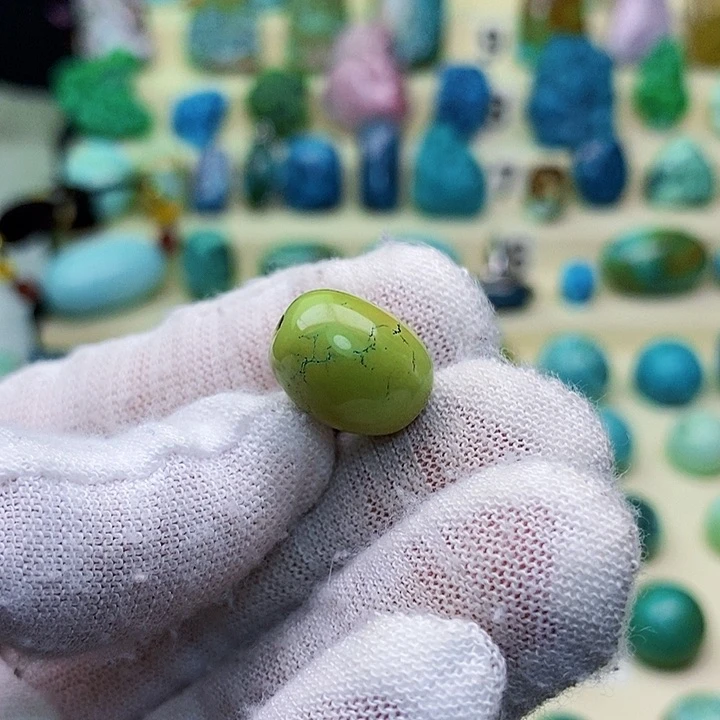 绿松石配饰未镶嵌